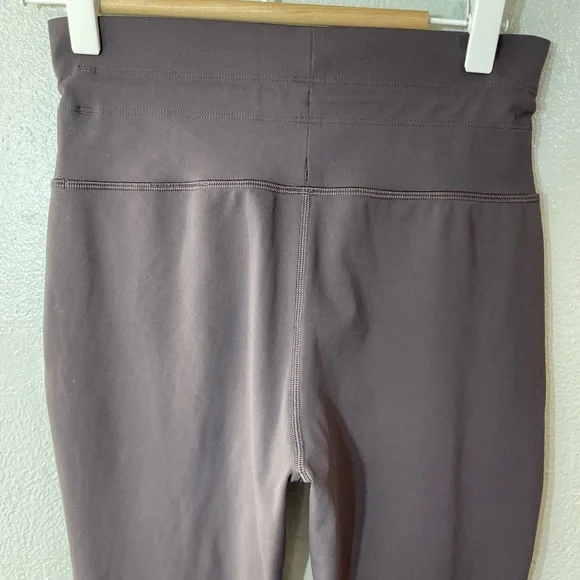 Vuori Daily Split Flare Athletic Legging Yoga Training Sleek Stretchy Size Small - Picture 5 of 14